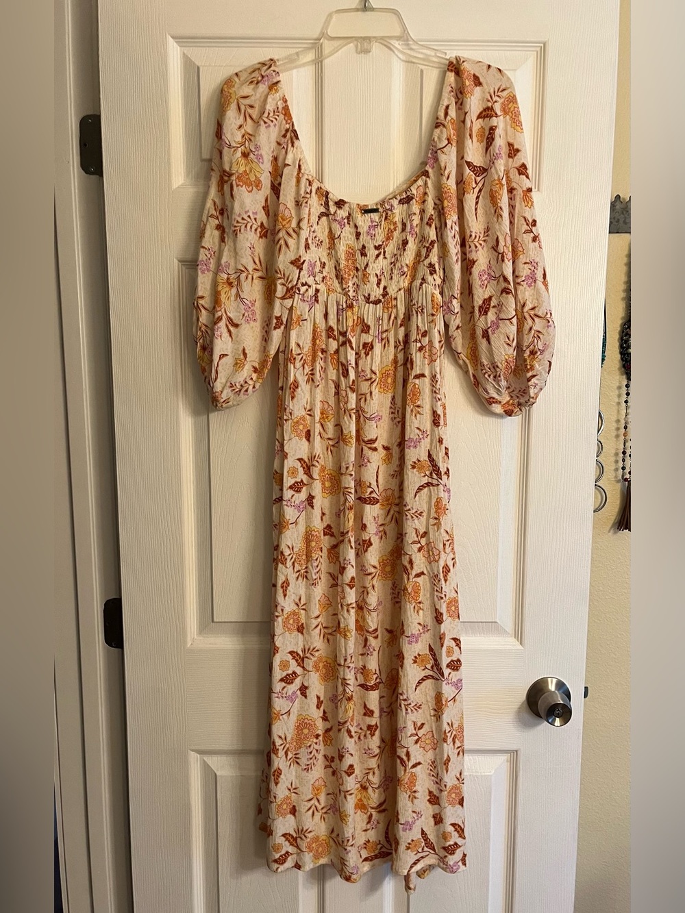Billabong Cream Floral Puff-Sleeve Midi Dress - Picture 9 of 12